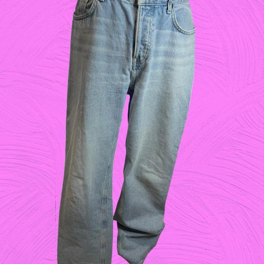 H&M light wash straight leg jeans